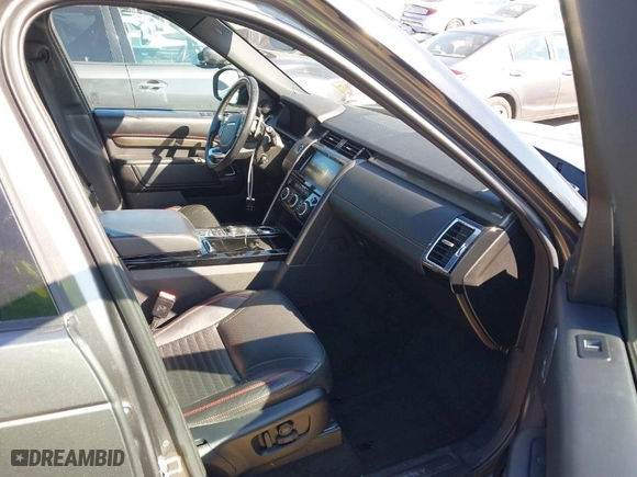 2018 Land Rover Discovery HSE Luxury with VIN SALRT2RV4JA049800, listed as a IAAI auction lot 41637444 with 57,452 mi miles. Bid and sale history available at carsss.com. Image 5.