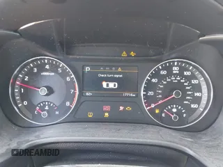 2024 Kia Forte LXS z VIN 3KPF24AD1RE758950, wystawiony jako IAAI lot #42102949 z przebiegiem 17 716 mil mil oraz . Historia ofert i sprzedaży dostępna na DreamBid. Obrazek 7.