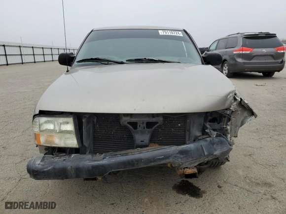 2001 GMC Sonoma SLS w/1SG Pkg with VIN 1GTCS19W318154175, listed as a Copart auction lot 79110724 with 135,746 mi miles and Salvage Title. Bid and sale history available at carsss.com. Image 5.