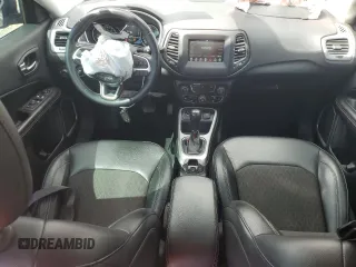 2020 Jeep Compass Altitude z VIN 3C4NJCBB9LT243039, wystawiony jako Copart lot #51599495 z przebiegiem 48 063 mil mil oraz Nie do naprawy. Historia ofert i sprzedaży dostępna na DreamBid. Obrazek 8.