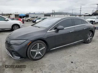 2023 Mercedes-Benz EQE 350+ z VIN W1KEG2BB4PF011740, wystawiony jako Copart lot #53811655 z przebiegiem 31 981 mil mil oraz Szkoda całkowita • Salvage title. Historia ofert i sprzedaży dostępna na DreamBid. Obrazek 1.