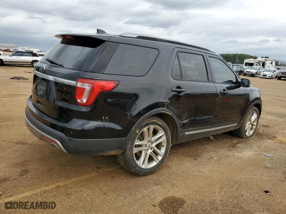 2017 Ford Explorer XLT with VIN 1FM5K7D81HGA42698, listed as a Copart auction lot 42228794 with 134,892 mi miles and Salvage Title. Bid and sale history available at carsss.com. Image 3.