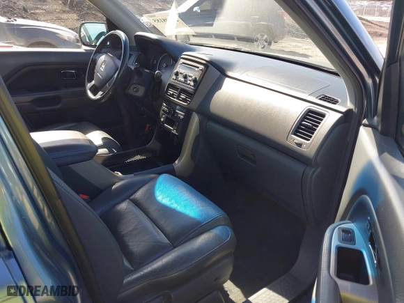 2008 Honda Pilot EX-L with VIN 5FNYF28528B018817, listed as a IAAI auction lot 41608185 with 206,094 mi miles. Bid and sale history available at carsss.com. Image 5.