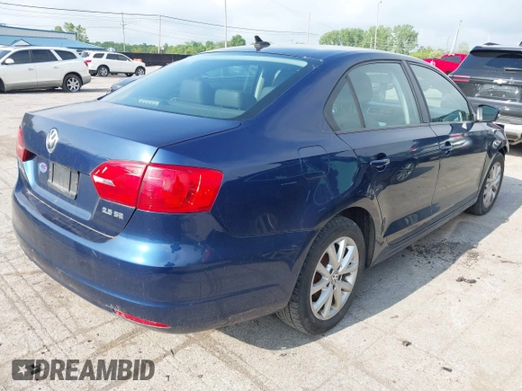2011 Volkswagen Jetta SE with VIN 3VWDZ7AJ4BM324511, listed as a IAAI auction lot 42355964 with 122,509 mi miles and . Bid and sale history available at DreamBid. Image 4.