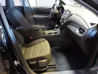 2020 Chevrolet Equinox LT with VIN 3GNAXUEV7LL318093, listed as a IAAI auction lot 41290929 with 33,093 mi miles. Bid and sale history available at carsss.com. Image 5.