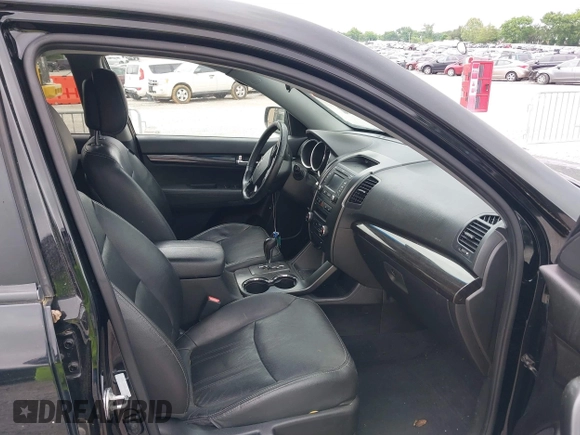 2013 Kia Sorento EX with VIN 5XYKU3A66DG331196, listed as a IAAI auction lot 42237451 with 139,250 mi miles and . Bid and sale history available at DreamBid. Image 5.