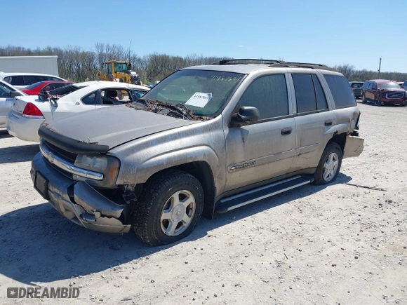 2002 Chevrolet TrailBlazer LS with VIN 1GNDT13SX22236262, listed as a IAAI auction lot 41987681 with 140,000 mi miles. Bid and sale history available at carsss.com. Image 2.
