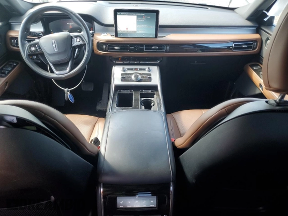 2022 Lincoln Aviator Reserve with VIN 5LM5J7XC2NGL14736, listed as a Copart auction lot 54903515 with 47,598 mi miles and Salvage title. Bid and sale history available at DreamBid. Image 8.