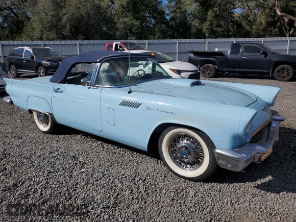 1958 Ford Thunderbird with VIN D7FH157160, listed as a Copart auction lot 80858054 with 16,024 mi miles and Salvage Title. Bid and sale history available at DreamBid. Image 4.