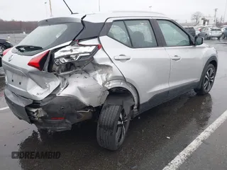 2020 Nissan Kicks SV z VIN 3N1CP5CV0LL547650, wystawiony jako IAAI lot #41868073 z przebiegiem 37 942 mil mil oraz . Historia ofert i sprzedaży dostępna na DreamBid. Obrazek 4.