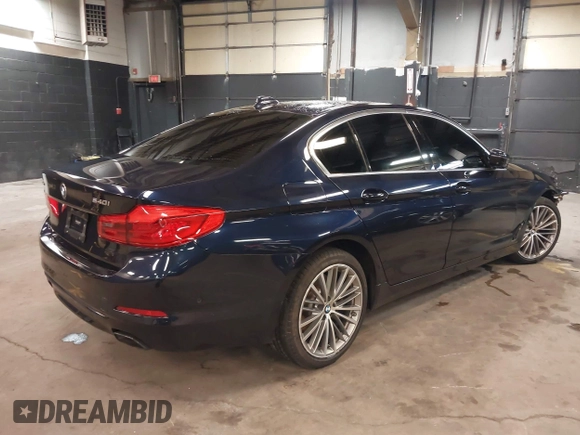 2019 BMW 5 Series 540i xDrive z VIN WBAJE7C53KWW29884, wystawiony jako IAAI lot #42020658 z przebiegiem 68 389 mil mil oraz . Historia ofert i sprzedaży dostępna na DreamBid. Obrazek 4.