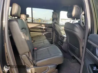 2023 Jeep Wagoneer Series II with VIN 1C4SJSBP2PS549189, listed as a Copart auction lot 64060685 with 29,157 mi miles and Clean title. Bid and sale history available at DreamBid. Image 11.