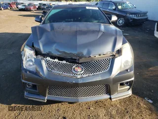 2013 Cadillac CTS-V z VIN 1G6DV1EP4D0125803, wystawiony jako Copart lot #70566514 z przebiegiem 95 769 mil mil oraz Szkody całkowita. Historia ofert i sprzedaży dostępna na DreamBid. Obrazek 5.