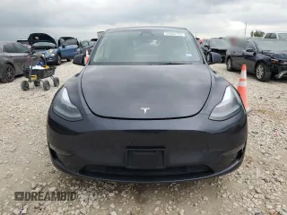 2024 Tesla Model Y with VIN 7SAYGDEDXRA322676, listed as a Copart auction lot 55664125 with 8,788 mi miles and Clean title. Bid and sale history available at DreamBid. Image 5.