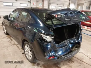 2016 Scion iA z VIN 3MYDLBZV5GY146138, wystawiony jako IAAI lot #42303472 z przebiegiem 29 289 mil mil oraz . Historia ofert i sprzedaży dostępna na DreamBid. Obrazek 19.