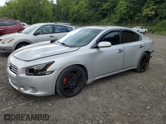 2013 Nissan Maxima SV z VIN 1N4AA5AP1DC831933, wystawiony jako Copart lot #65474915 z przebiegiem 132 518 mil mil oraz Czysty tytuł • Clean title. Historia ofert i sprzedaży dostępna na DreamBid. Obrazek 1.