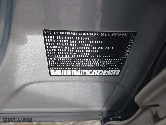 2019 Volkswagen Tiguan SEL Premium with VIN 3VV4B7AX3KM175019, listed as a IAAI auction lot 41374333 with 95,722 mi miles. Bid and sale history available at carsss.com. Image 9.