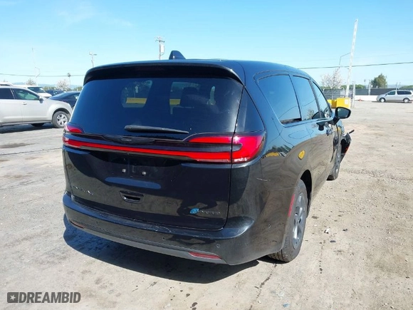 2023 Chrysler Pacifica Hybrid Limited with VIN 2C4RC1S75PR562880, listed as a IAAI auction lot 41966611 with 10,867 mi miles. Bid and sale history available at carsss.com. Image 4.