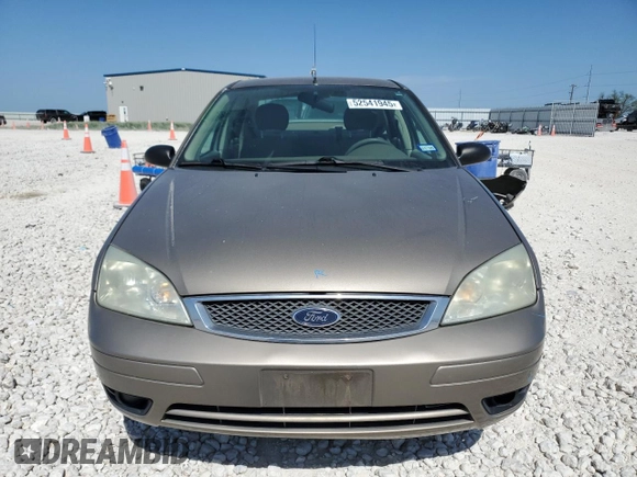 2005 Ford Focus S with VIN 1FAFP34N45W154248, listed as a Copart auction lot 52541945 with 55,062 mi miles and Salvage Title. Bid and sale history available at carsss.com. Image 5.