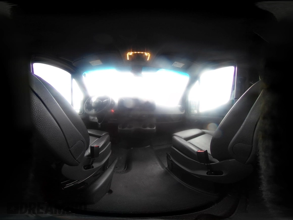 2019 Mercedes-Benz Sprinter Passenger z VIN WDZPF0CD3KP130537, wystawiony jako IAAI lot #42052916 z przebiegiem 192 310 mil mil oraz . Historia ofert i sprzedaży dostępna na DreamBid. Obrazek 18.