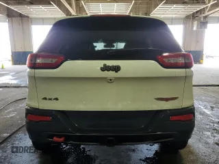 2015 Jeep Cherokee Trailhawk with VIN 1C4PJMBS2FW770370, listed as a Copart auction lot 50920795 with 170,119 mi miles and Clean Title. Bid and sale history available at carsss.com. Image 6.