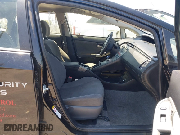 2015 Toyota Prius Four with VIN JTDKN3DU2F0471844, listed as a IAAI auction lot 42192439 with 305,246 mi miles. Bid and sale history available at carsss.com. Image 5.