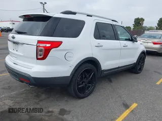2015 Ford Explorer XLT with VIN 1FM5K7D80FGB50324, listed as a IAAI auction lot 42067992 with 106,207 mi miles and . Bid and sale history available at carsss.com. Image 4.
