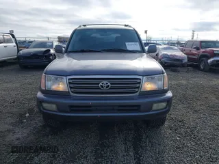 2005 Toyota Land Cruiser with VIN JTEHT05J852069392, listed as a IAAI auction lot 41450782 with 187,949 mi miles. Bid and sale history available at carsss.com. Image 12.