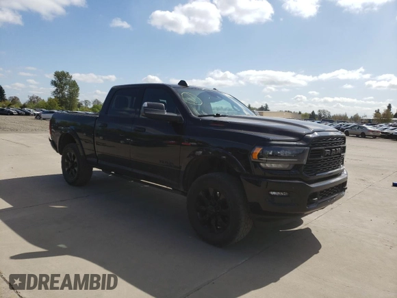 2020 Ram 2500 Limited z VIN 3C6UR5SL0LG273751, wystawiony jako Copart lot #52580975 z przebiegiem 101 615 mil mil oraz Szkoda całkowita • Salvage title. Historia ofert i sprzedaży dostępna na DreamBid. Obrazek 4.