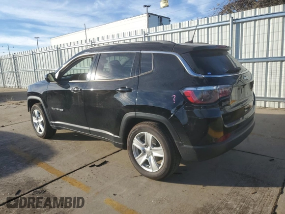 2022 Jeep Compass Latitude with VIN 3C4NJCBB4NT113558, listed as a Copart auction lot 79812584 with 39,636 mi miles and Salvage Title. Bid and sale history available at carsss.com. Image 2.