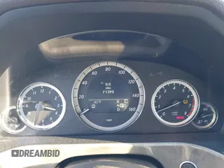 2010 Mercedes-Benz E-Class E 550 Luxury with VIN WDDHF9AB4AA207739, listed as a IAAI auction lot 41343070 with 71,390 mi miles. Bid and sale history available at carsss.com. Image 7.