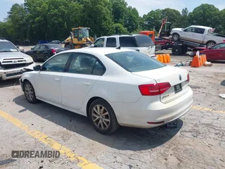 2015 Volkswagen Jetta SE с VIN 3VWD17AJ3FM354676, выставлен на аукционе IAAI как лот 42324721 с пробегом 122 763 миль миль и . История ставок и продаж доступна на DreamBid. Изображение 3.