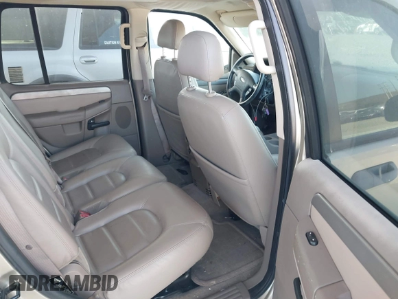 2003 Ford Explorer XLT with VIN 1FMZU73K63ZA27880, listed as a IAAI auction lot 42092466 with 185,070 mi miles and . Bid and sale history available at carsss.com. Image 8.