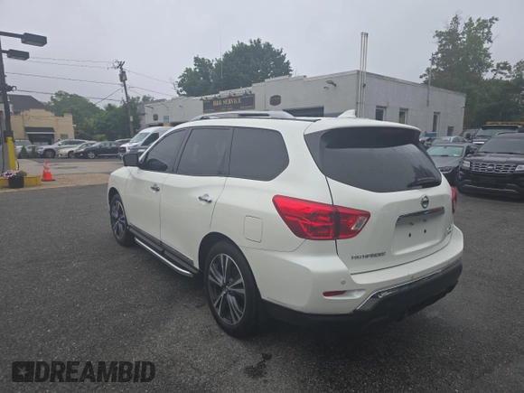 2020 Nissan Pathfinder Platinum with VIN 5N1DR2DM1LC579451, listed as a Copart auction lot 61667215 with 131,641 mi miles and Clean title. Bid and sale history available at DreamBid. Image 3.
