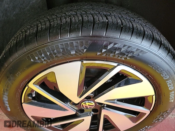 2024 Volkswagen Atlas SE with VIN 1V2HR2CA7RC575005, listed as a IAAI auction lot 42731226 with 14,322 mi miles and . Bid and sale history available at DreamBid. Image 21.
