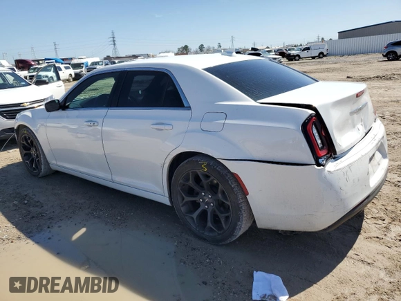 2019 Chrysler 300 S z VIN 2C3CCABG1KH654061, wystawiony jako Copart lot #47137005 z przebiegiem 109 896 mil mil oraz Szkoda całkowita • Salvage title. Historia ofert i sprzedaży dostępna na DreamBid. Obrazek 2.