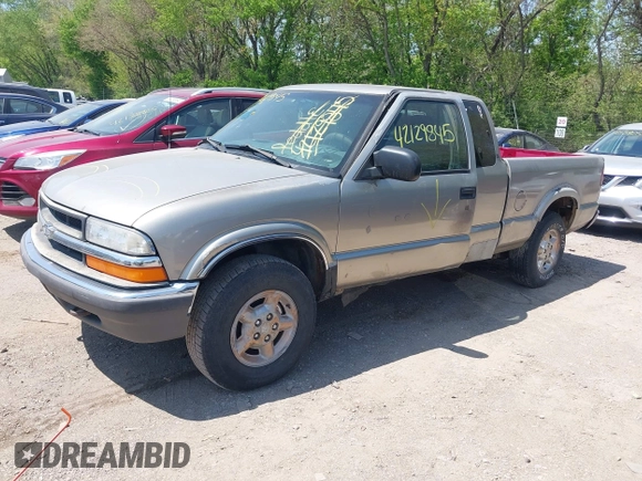 2001 Chevrolet S-10 LS with VIN 1GCDT19W41K181244, listed as a IAAI auction lot 42129845 with 183,368 mi miles and . Bid and sale history available at DreamBid. Image 2.