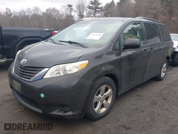 2013 Toyota Sienna LE AAS with VIN 5TDKK3DCXDS365748, listed as a IAAI auction lot 41672203 with 175,563 mi miles. Bid and sale history available at carsss.com. Image 2.