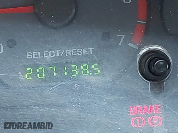 2002 Ford Mustang Deluxe z VIN 1FAFP444X2F194469, wystawiony jako IAAI lot #42358106 z przebiegiem 207 138 mil mil oraz . Historia ofert i sprzedaży dostępna na DreamBid. Obrazek 7.