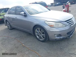 2009 Hyundai Genesis with VIN KMHGC46FC9U068194, listed as a IAAI auction lot 41942097 with 277,354 mi miles. Bid and sale history available at carsss.com. Image 1.