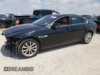 2019 Jaguar XF 25t Premium with VIN SAJBD4FXXKCY81432, listed as a Copart auction lot 62196333 with 33,572 mi miles. Bid and sale history available at carsss.com. Image 1.