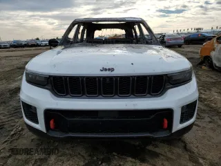 2022 Jeep Grand Cherokee Trailhawk with VIN 1C4RJHCG6N8588264, listed as a Copart auction lot 82734313 with Not provided miles and Non repairable. Bid and sale history available at DreamBid. Image 5.