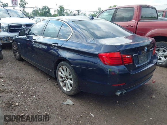 2013 BMW 5 Series 528i xDrive with VIN WBAXH5C50DD107198, listed as a IAAI auction lot 42679395 with 224,520 mi miles and . Bid and sale history available at DreamBid. Image 3.