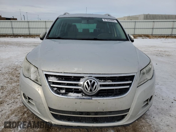 2010 Volkswagen Tiguan SEL with VIN WVGBV7AX2AW528387, listed as a Copart auction lot 87952095 with 110,249 mi miles and Non Repairable. Bid and sale history available at DreamBid. Image 5.