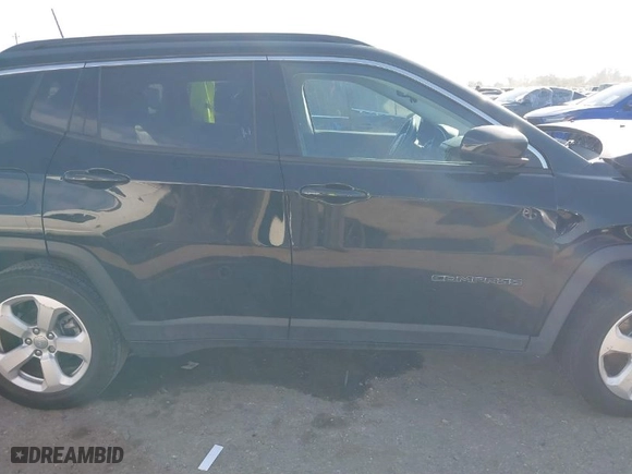 2020 Jeep Compass Latitude w/Sun/Safety Pkg with VIN 3C4NJCBB7LT133977, listed as a IAAI auction lot 40950290 with 71,428 mi miles. Bid and sale history available at carsss.com. Image 12.