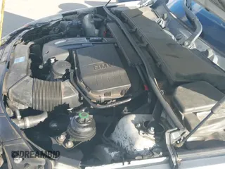 2008 BMW 3 Series 335i z VIN WBAVB77588NM05786, wystawiony jako IAAI lot #43430394 z przebiegiem 128 746 mil mil oraz . Historia ofert i sprzedaży dostępna na DreamBid. Obrazek 19.