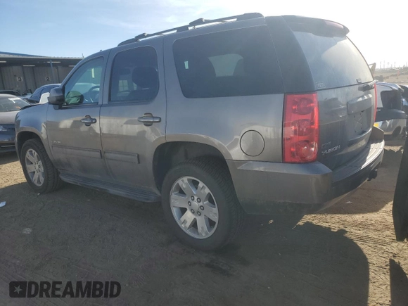 2011 GMC Yukon SLE with VIN 1GKS2AE0XBR381263, listed as a Copart auction lot 86322264 with 124,145 mi miles and Salvage Title. Bid and sale history available at carsss.com. Image 2.