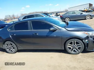 2019 Kia Forte S z VIN 3KPF34AD0KE020141, wystawiony jako IAAI lot #41857548 z przebiegiem 111 021 mil mil oraz . Historia ofert i sprzedaży dostępna na DreamBid. Obrazek 13.
