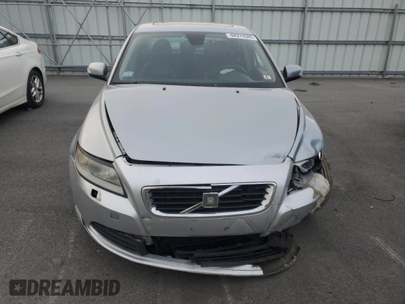2007 Volvo S40 2.5L Turbo with VIN YV1MH682672313999, listed as a Copart auction lot 88976585 with 127,195 mi miles and Clean Title. Bid and sale history available at carsss.com. Image 5.