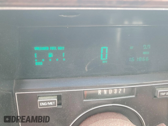 1991 Cadillac Brougham z VIN 1G6DW5474MR703030, wystawiony jako Copart lot #64687894 z przebiegiem 161 866 mil mil oraz Szkoda całkowita • Salvage title. Historia ofert i sprzedaży dostępna na DreamBid. Obrazek 9.
